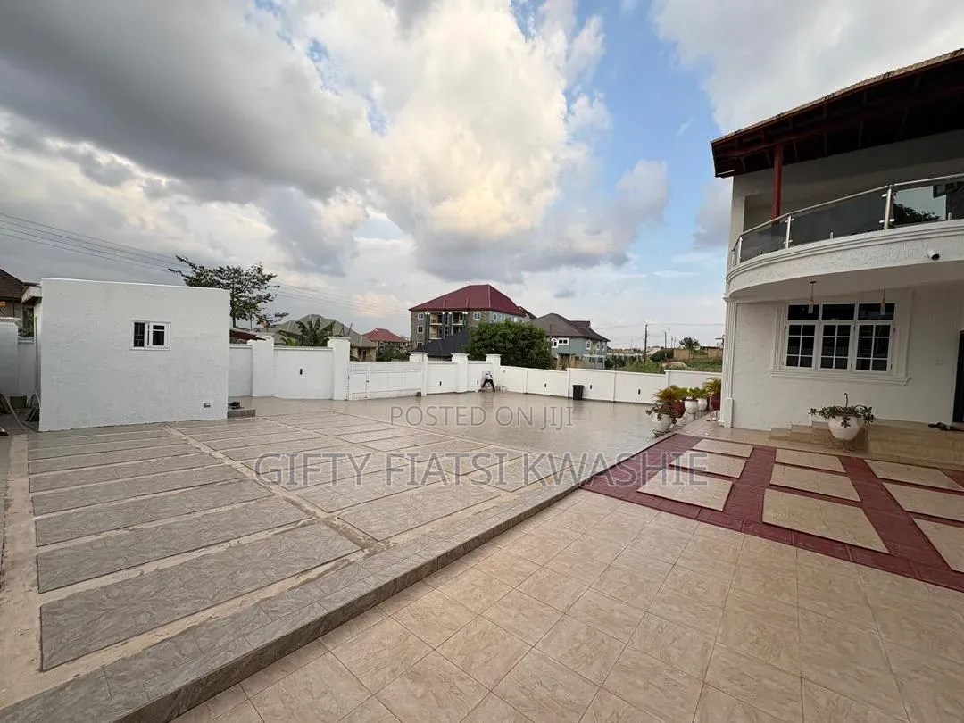 6bdrm House in Abrepo, Kumasi Metropolitan for sale