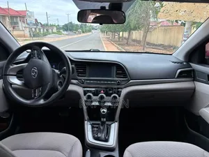 Hyundai Elantra 2020 Red