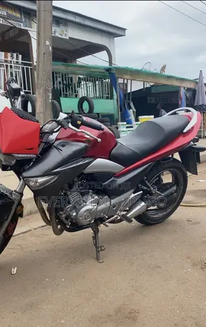 Suzuki Bike 2013 Red