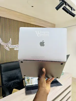 Laptop Apple MacBook Pro 2020 8GB Intel Core i5 SSD 256GB