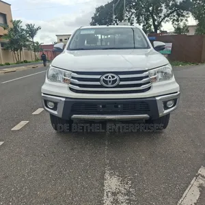 Toyota Hilux 2019 White