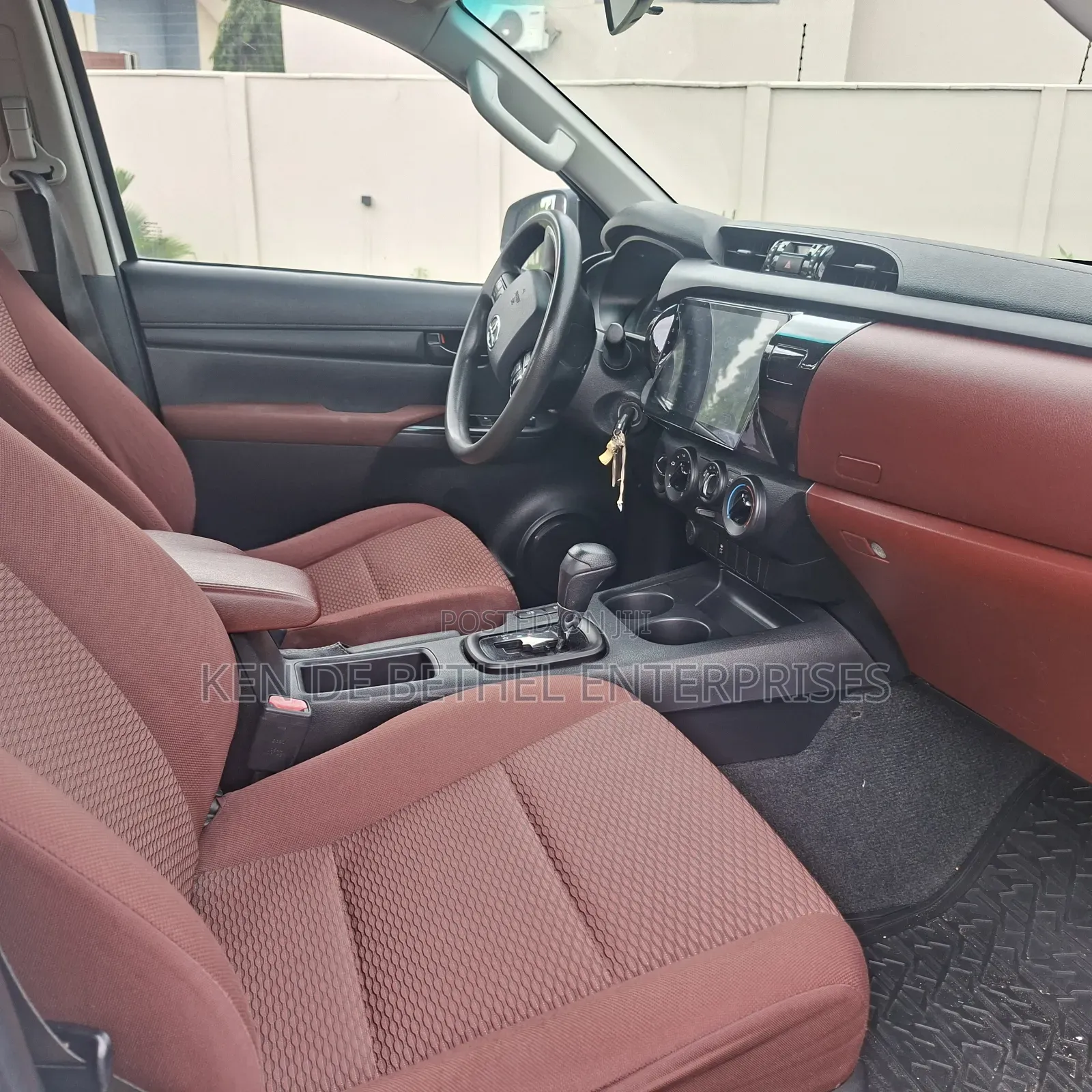 Toyota Hilux 2019 White