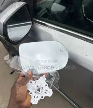 Honda CRV OEM Sensor Side Mirror Glass 2017 2018 2019 2020 2021 2022