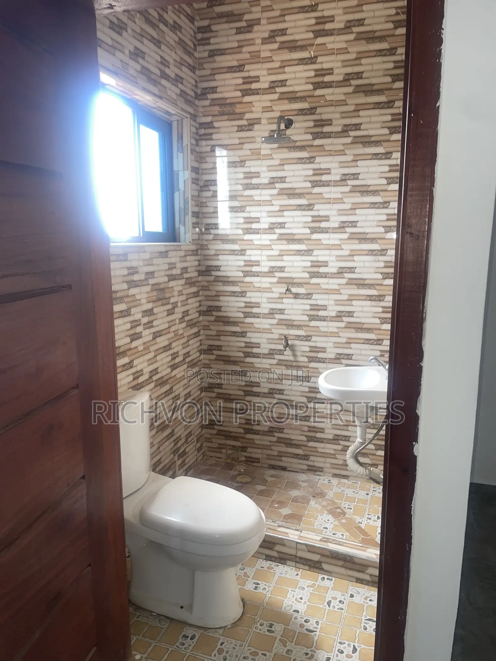 1bdrm Apartment in Richvon, Baatsona Total for rent