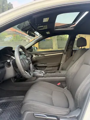 Honda Civic EX Hatchback 2019 White