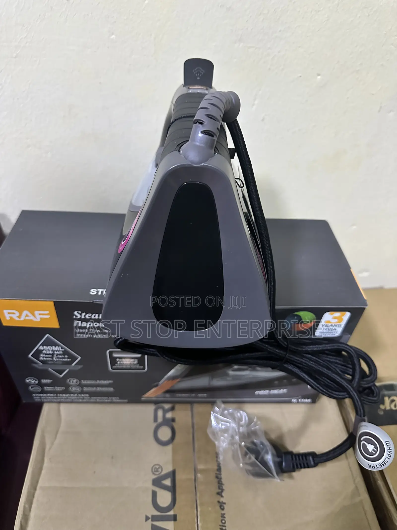 Quality and Classic RAF Steam Iron (2600 Watts)