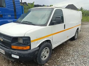 Chevrolet 5500 2000 White