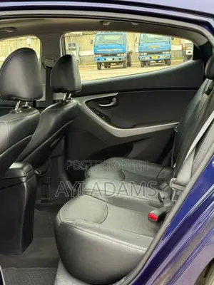 Hyundai Elantra Limited Sedan FWD (1.8L 4cyl 6A) 2013 Blue