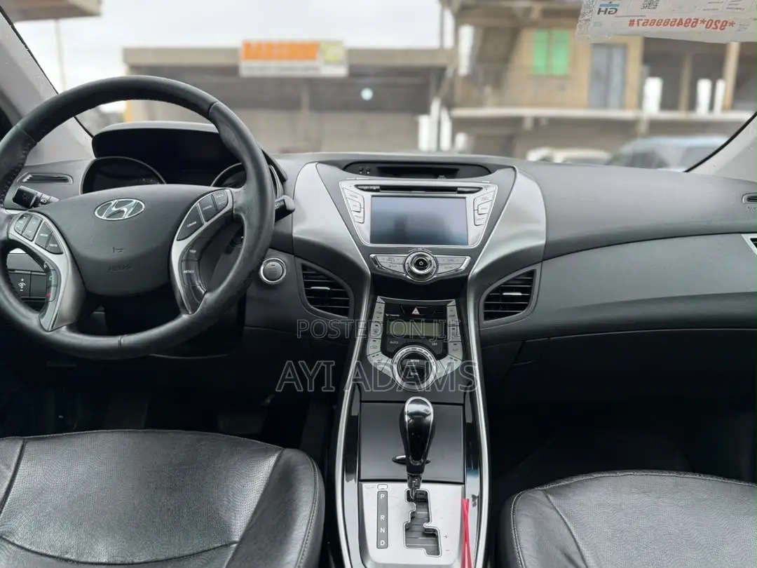 Hyundai Elantra Limited Sedan FWD (1.8L 4cyl 6A) 2013 Blue