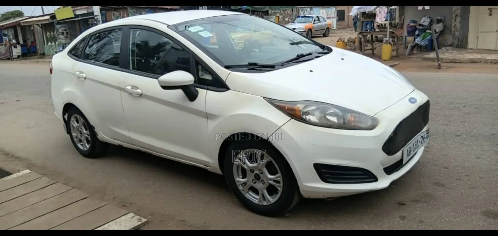 Ford Fiesta SE 4dr Sedan (1.6L 4cyl 5M) 2015 White