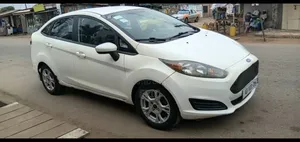 Ford Fiesta SE 4dr Sedan (1.6L 4cyl 5M) 2015 White