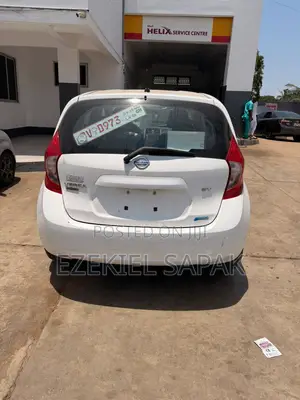 Nissan Versa 1.6 SV 2016 White