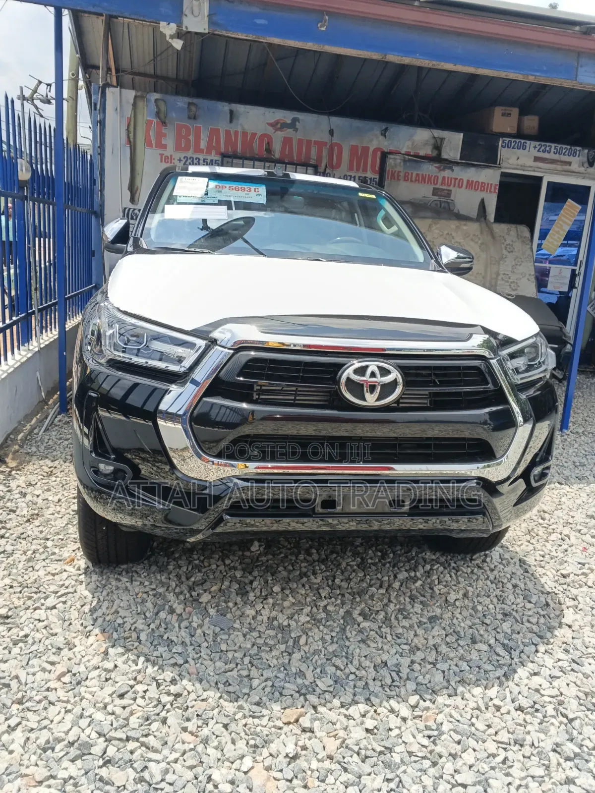 Toyota Hilux 2025 Black