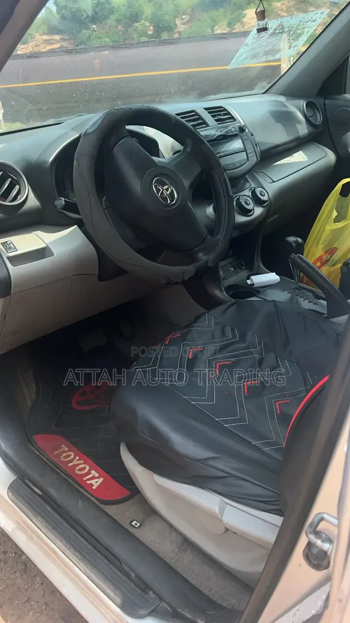 Toyota RAV4 2012 Silver