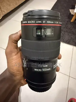 Canon EF 100mm Macro Lens