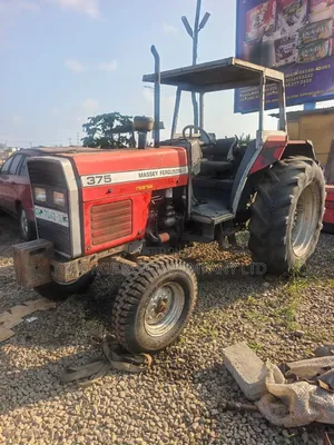 Tractor Massey Ferguson