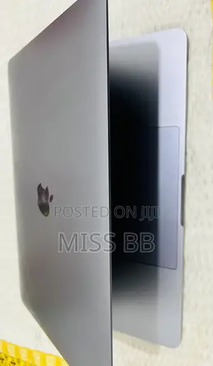 Laptop Apple MacBook Pro 256GB Intel Core i3 HDD 256GB
