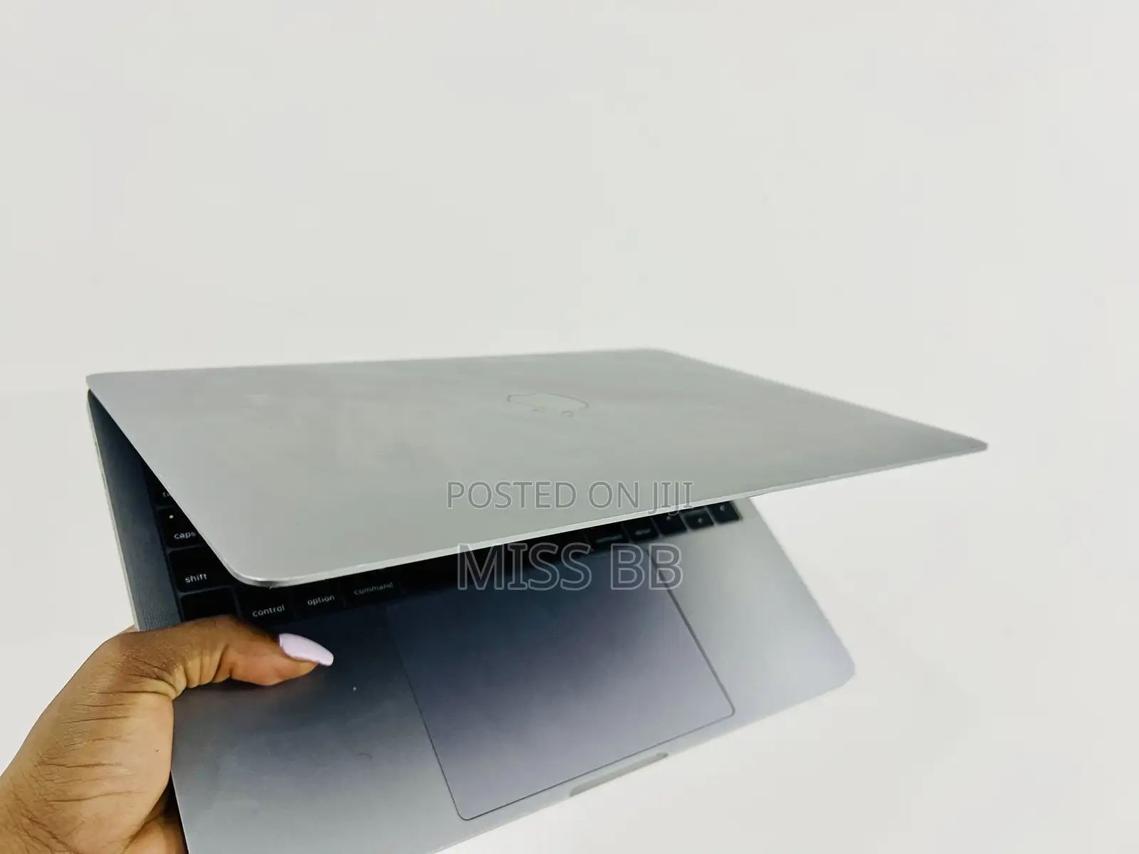 Laptop Apple MacBook Pro 256GB Intel Core i3 HDD 256GB