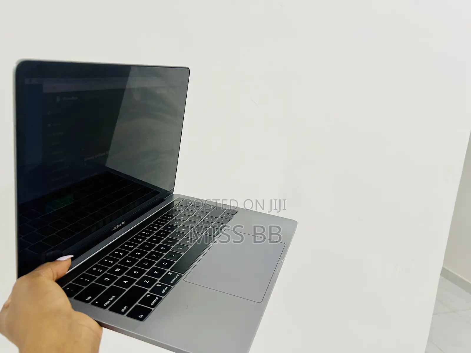 Laptop Apple MacBook Pro 256GB Intel Core i3 HDD 256GB
