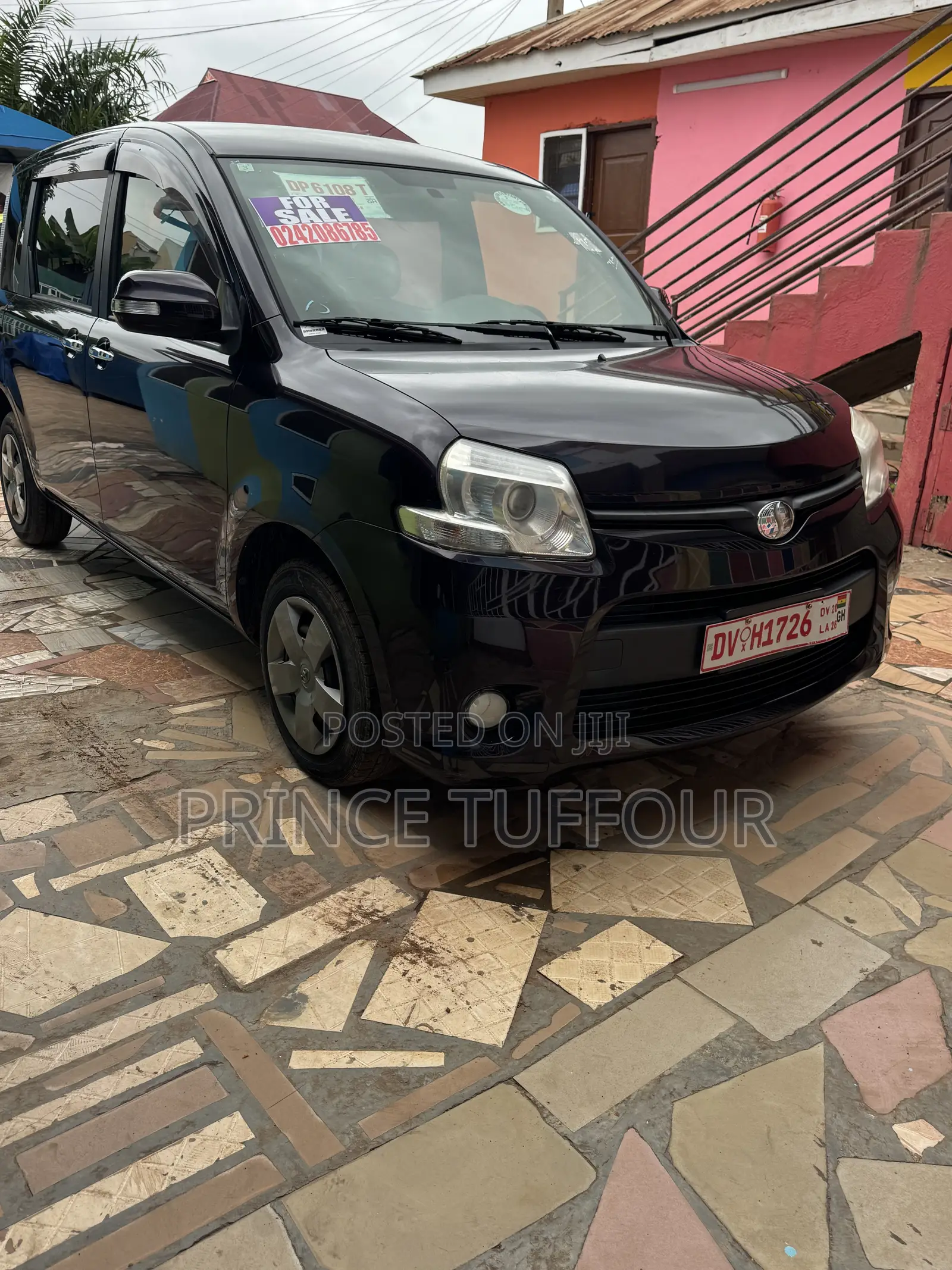 Toyota Sienta 2015 Brown