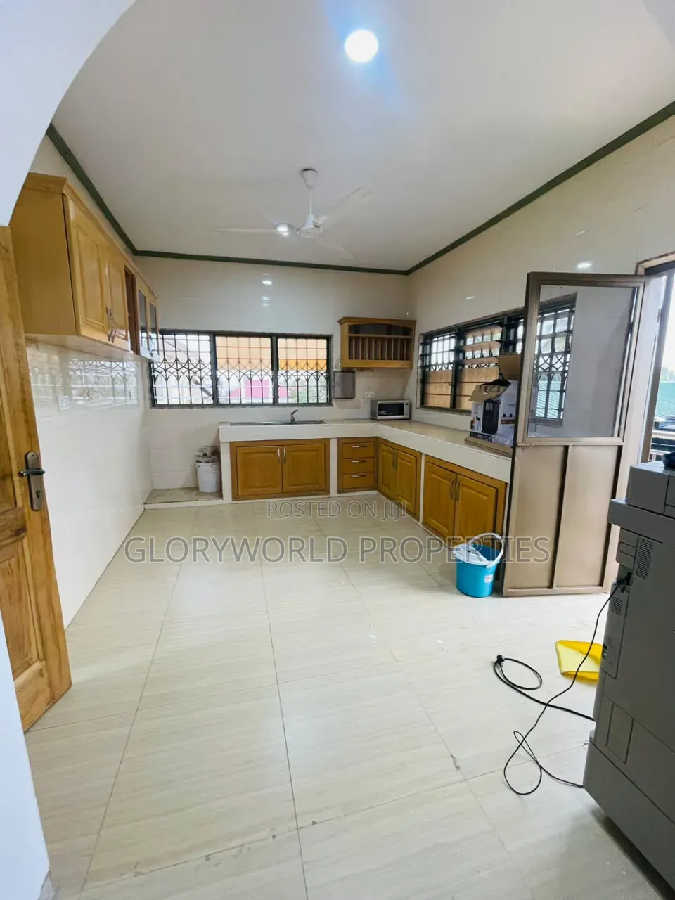 3bdrm Duplex in Baatsona Total for rent