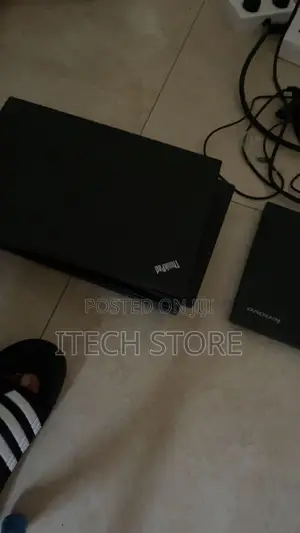 Laptop Lenovo ThinkPad T490s 4GB Intel Core i5 HDD+SSD 320GB