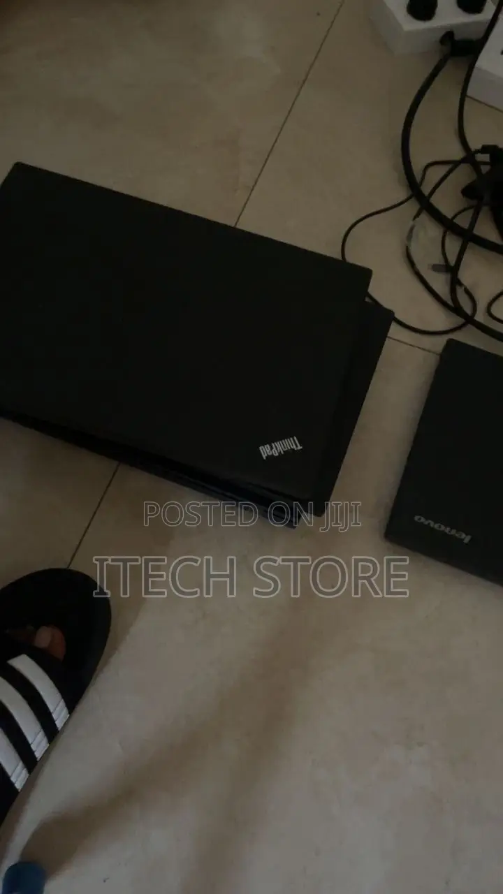 Laptop Lenovo ThinkPad T490s 4GB Intel Core i5 HDD+SSD 320GB