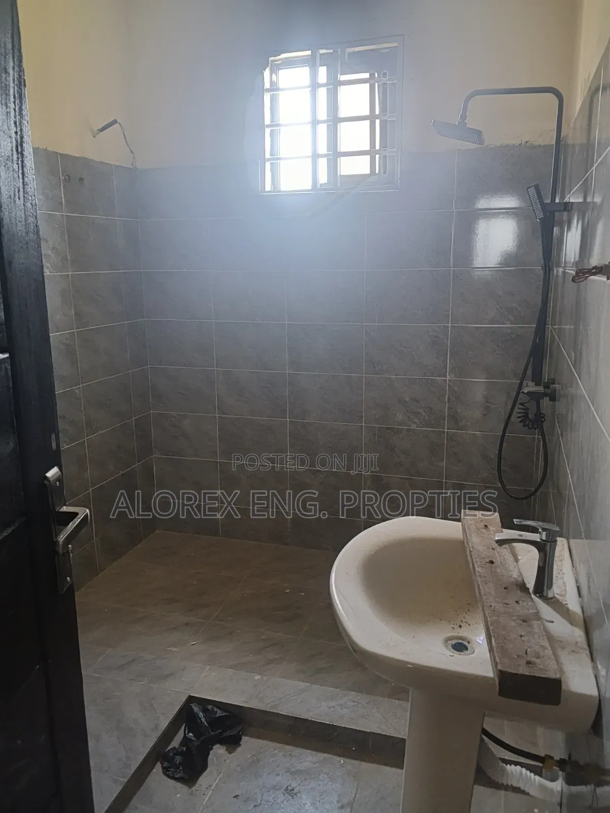1bdrm Apartment in Danfa for rent