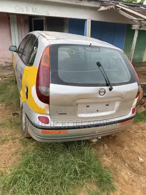 Nissan Almera 2005 Silver