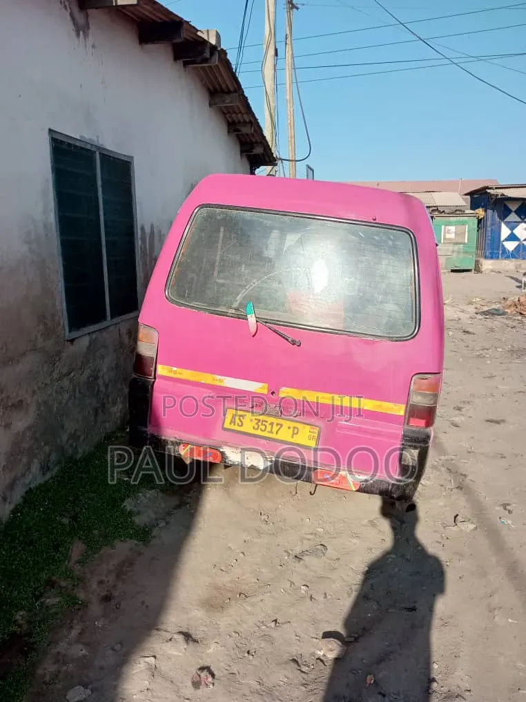 Mitsubishi L300 1999 Pink