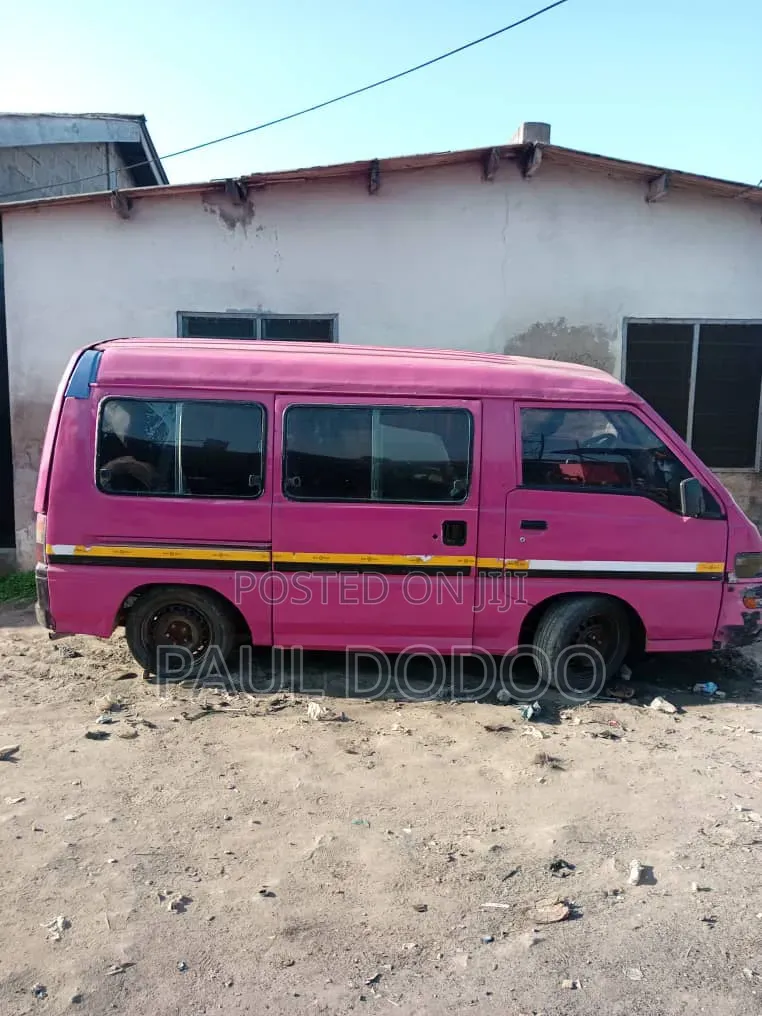 Mitsubishi L300 1999 Pink