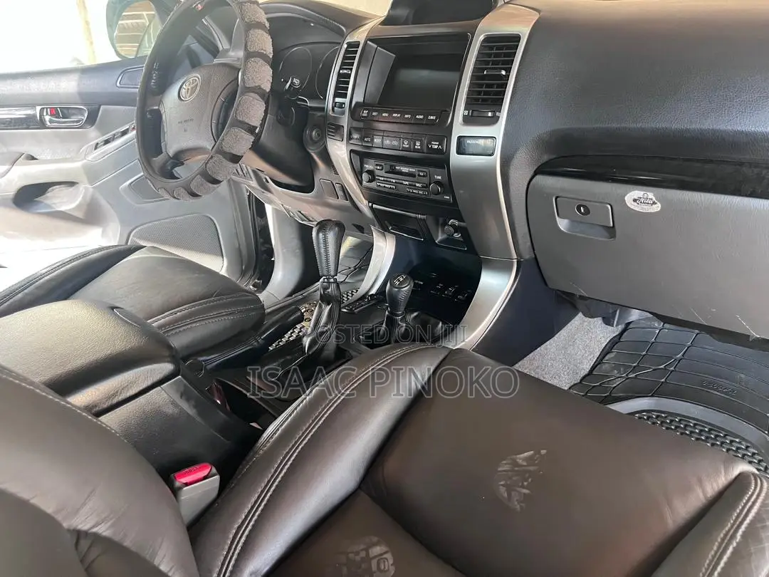 Toyota Land Cruiser 2010 Black