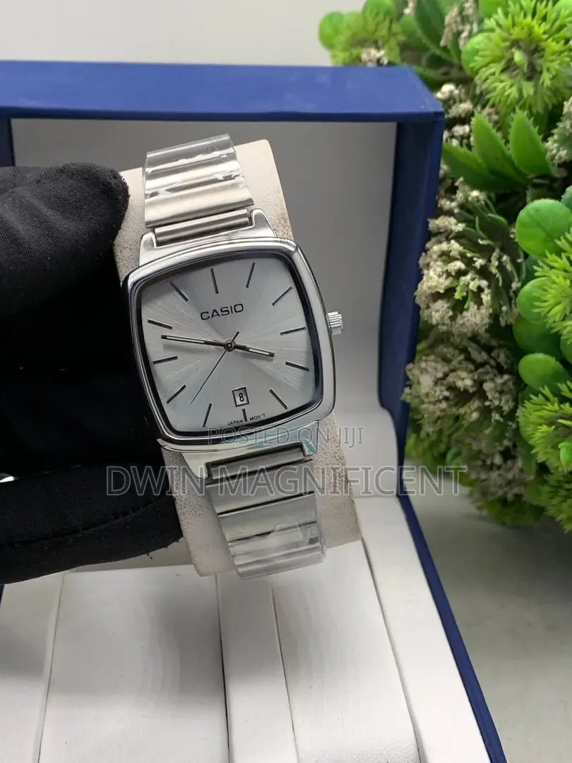 Square Case Casio Analog Wristwatch