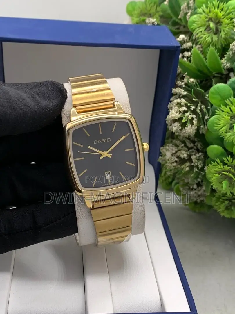 Square Case Casio Analog Wristwatch