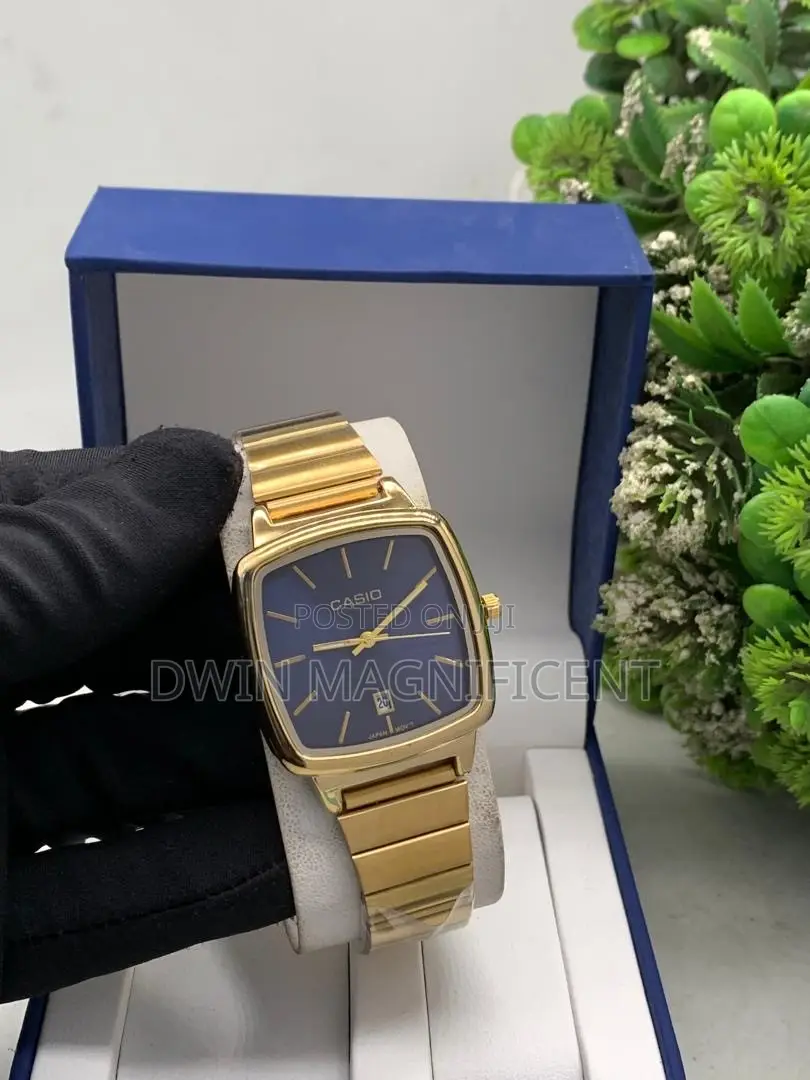 Square Case Casio Analog Wristwatch