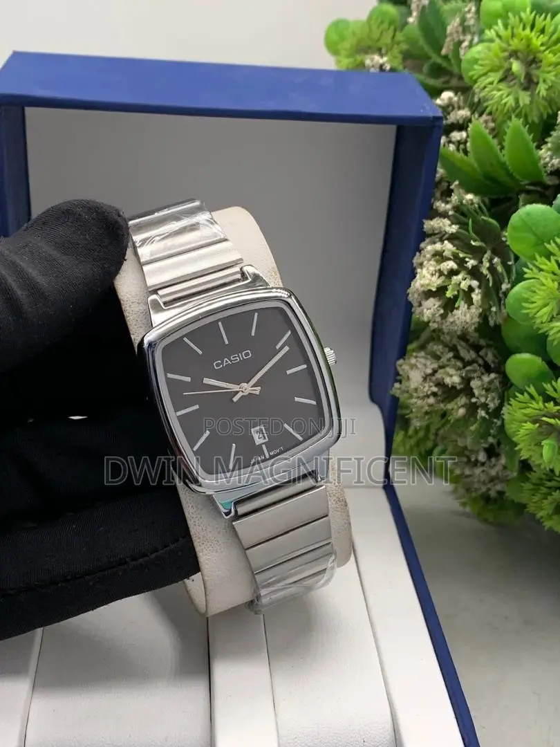 Square Case Casio Analog Wristwatch