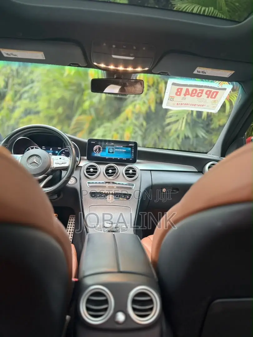 Mercedes-Benz C300 2019 Beige