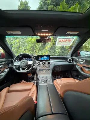 Mercedes-Benz C300 2019 Beige