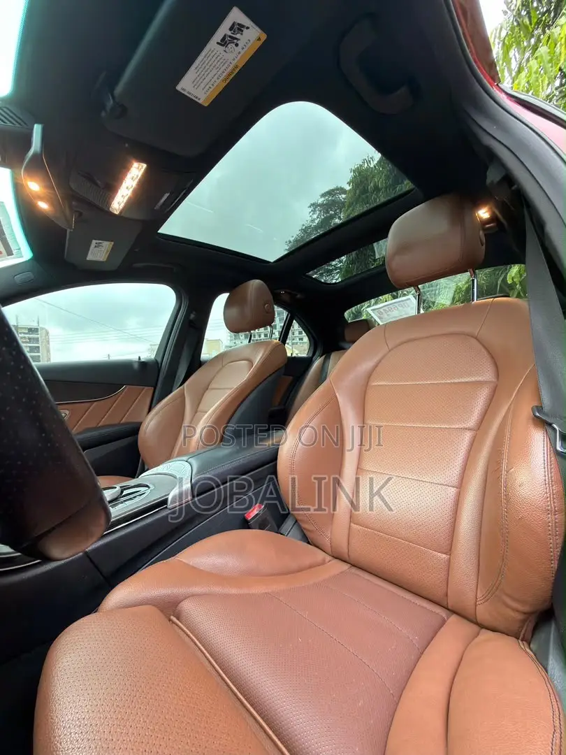 Mercedes-Benz C300 2019 Beige