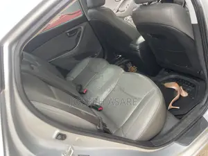 Hyundai Elantra Limited 4dr Sedan (1.8L 4cyl 6A) 2014