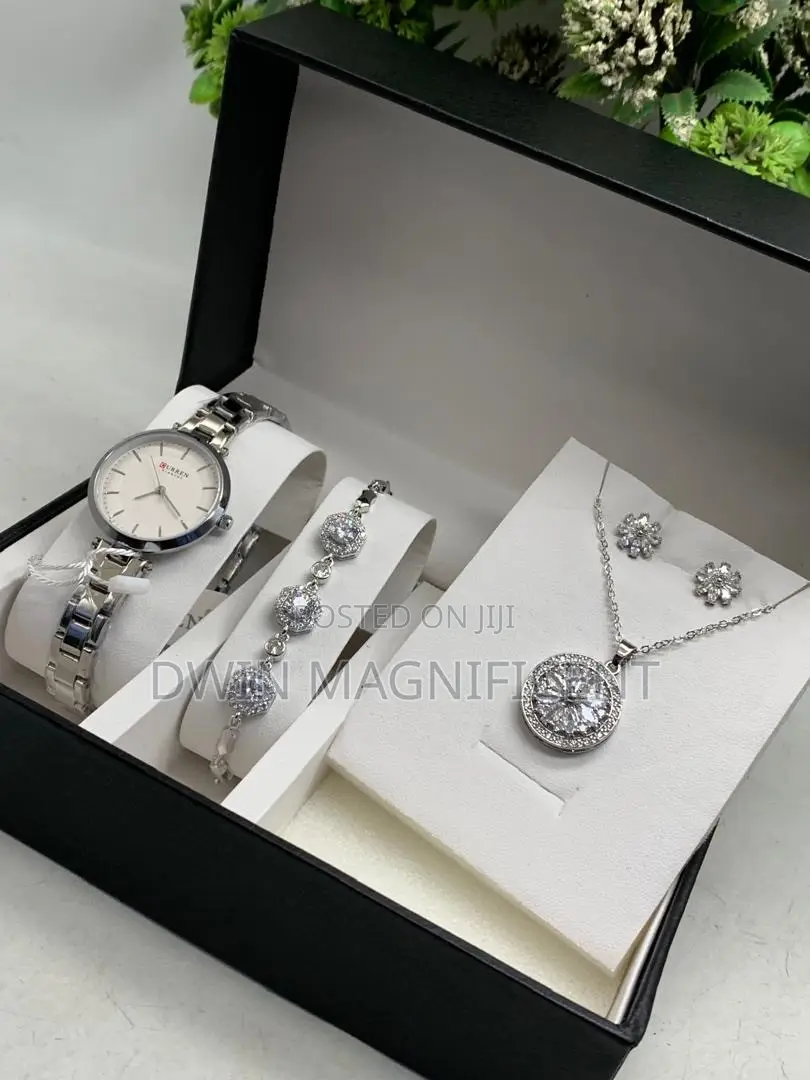 Eloquent Ladies Jewelry Set