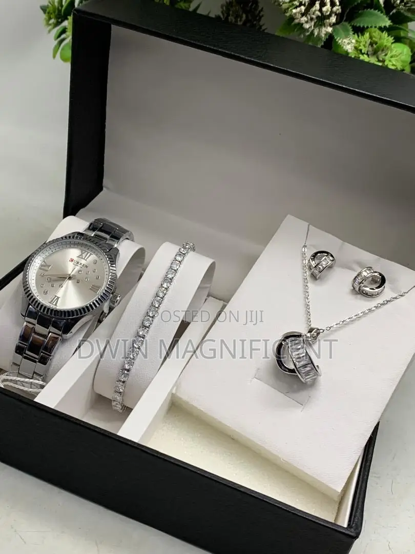 Eloquent Ladies Jewelry Set