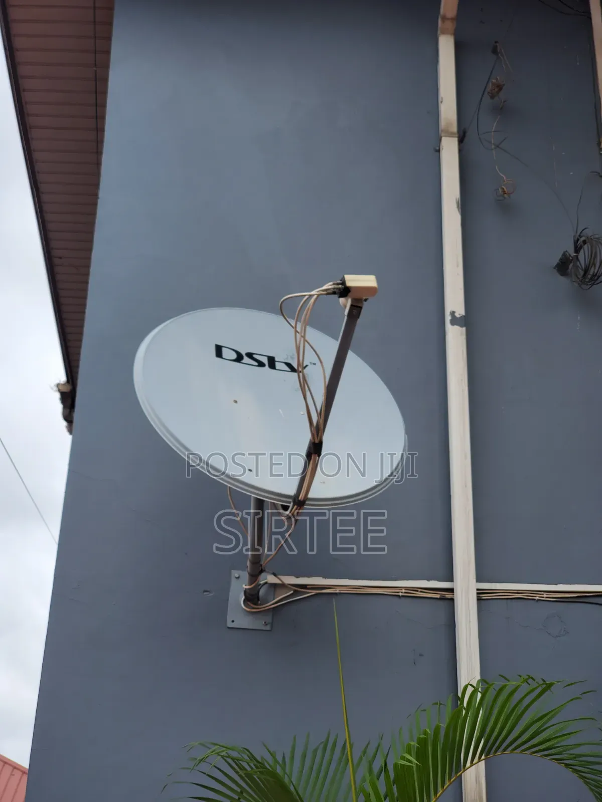 DSTV SATELLITE DISH 2 +6 Decoders-Relocation Sale.