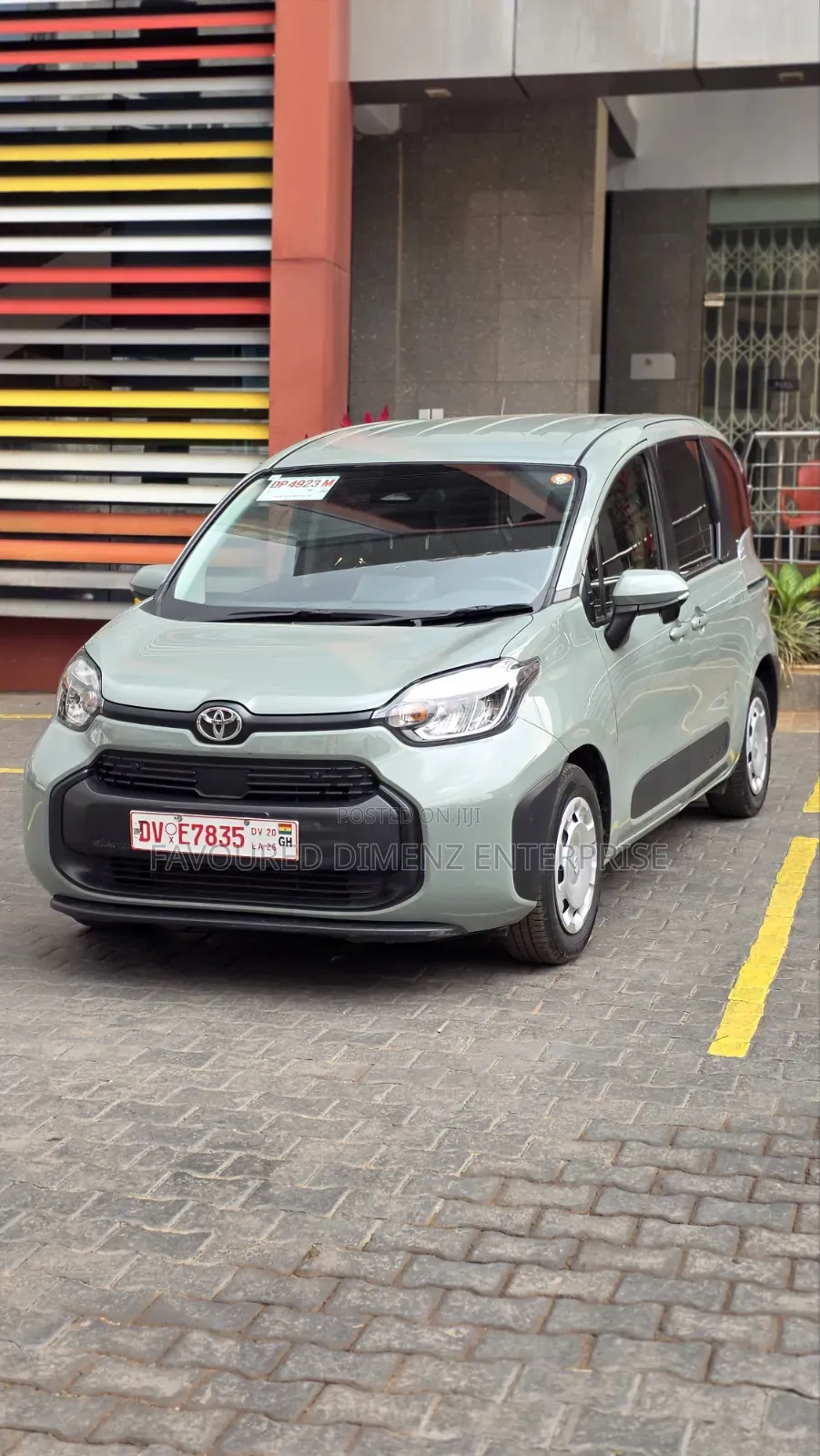 Toyota Sienta 2023 Gray