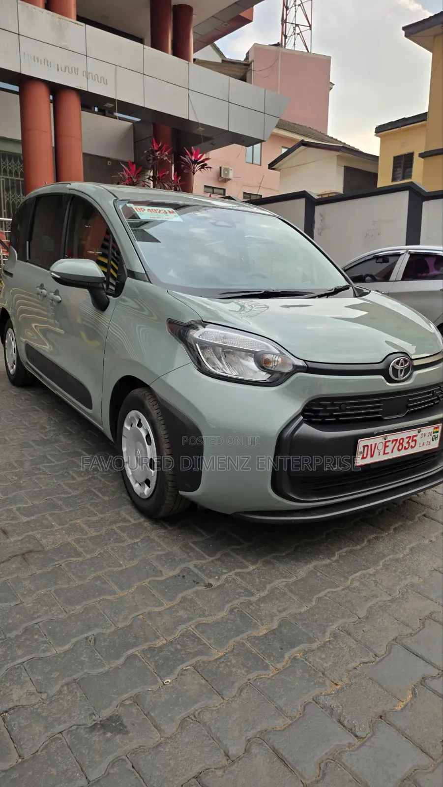 Toyota Sienta 2023 Gray