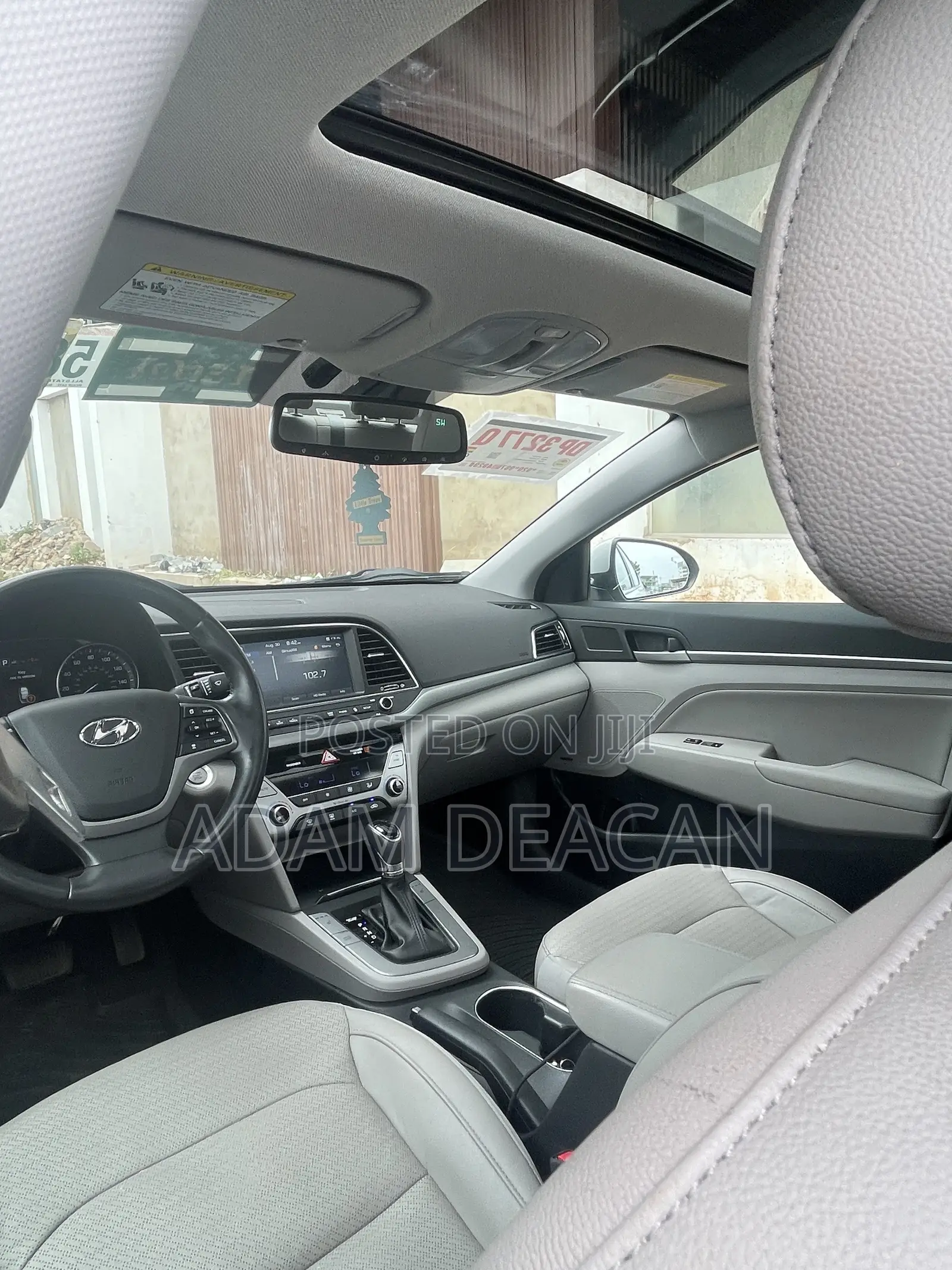 Hyundai Elantra Limited Sedan FWD (2.0L 4cyl 6A) 2017 Silver