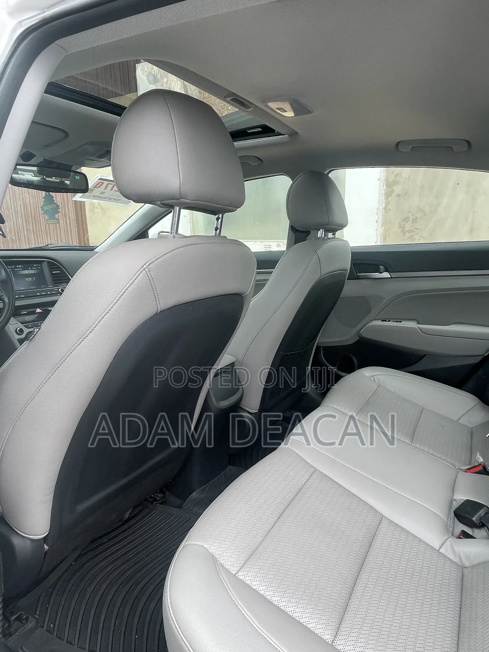 Hyundai Elantra Limited Sedan FWD (2.0L 4cyl 6A) 2017 Silver