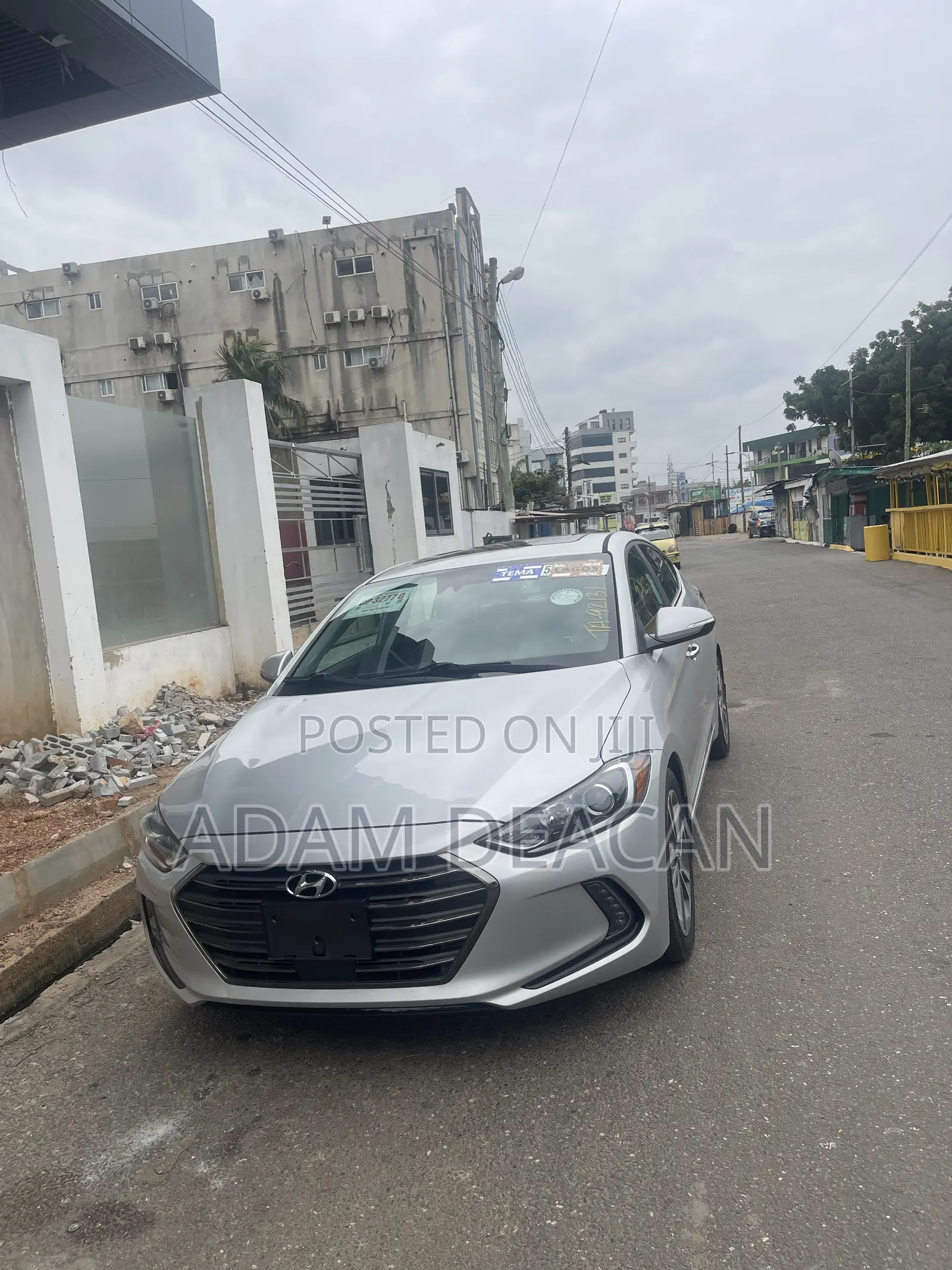 Hyundai Elantra Limited Sedan FWD (2.0L 4cyl 6A) 2017 Silver