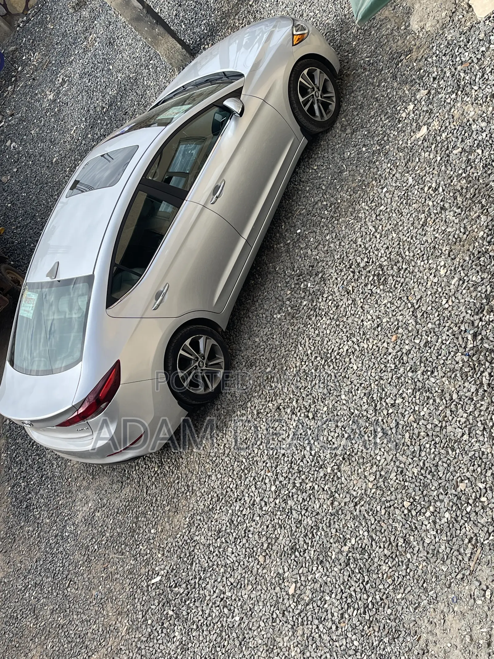 Hyundai Elantra Limited Sedan FWD (2.0L 4cyl 6A) 2017 Silver
