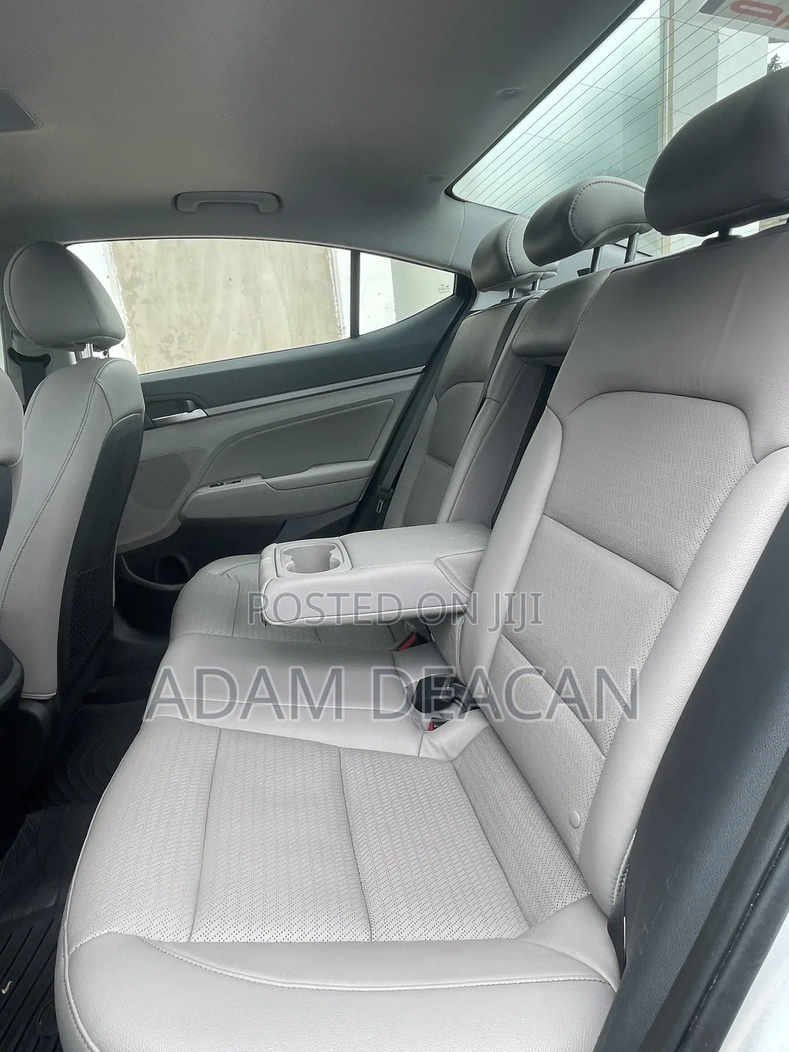 Hyundai Elantra Limited Sedan FWD (2.0L 4cyl 6A) 2017 Silver